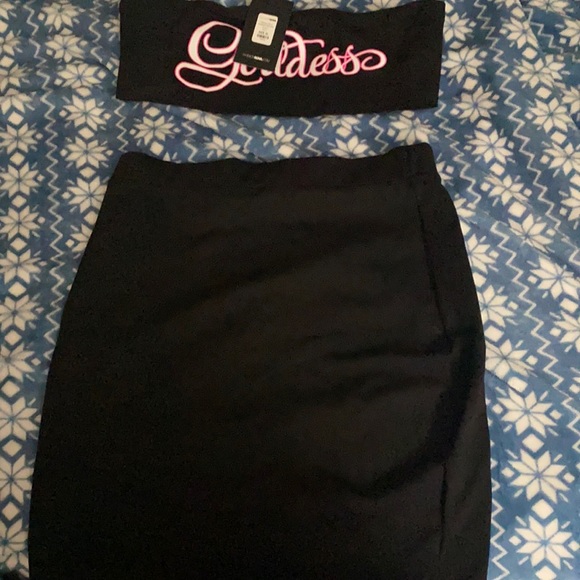 New with tags skirt set - Picture 1 of 4